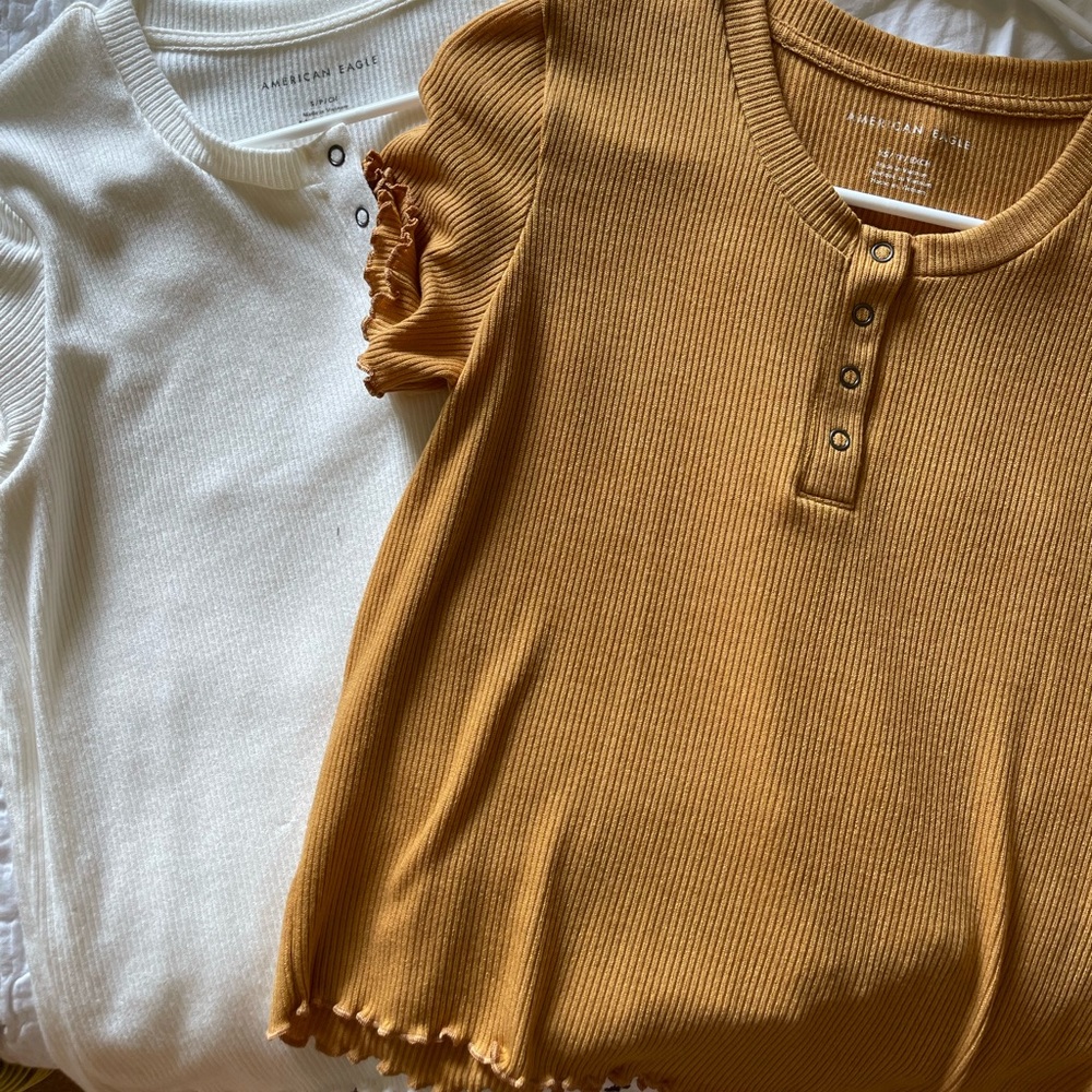 Like new. American eagle tee shirts.